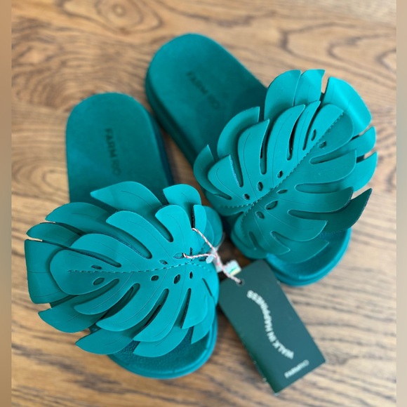 Farm Rio Monstera Leaf Slide Sandals in Green - Picture 2 of 11